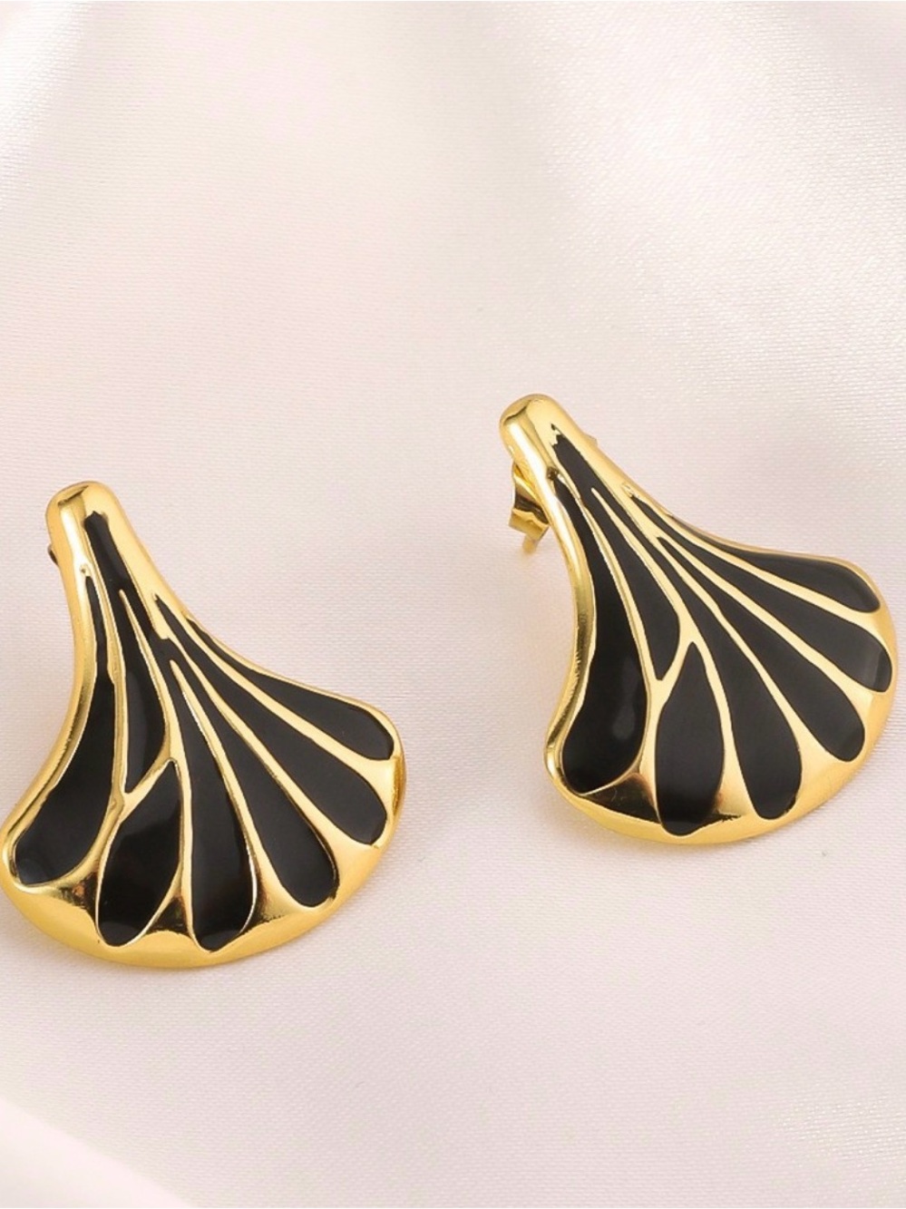 Gold and Black Fan-Shaped Drop stainless steel Earrings